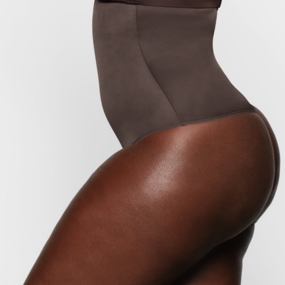 SKIMS Barely There Shapewear High Waist Thong - Picture 3 of 10